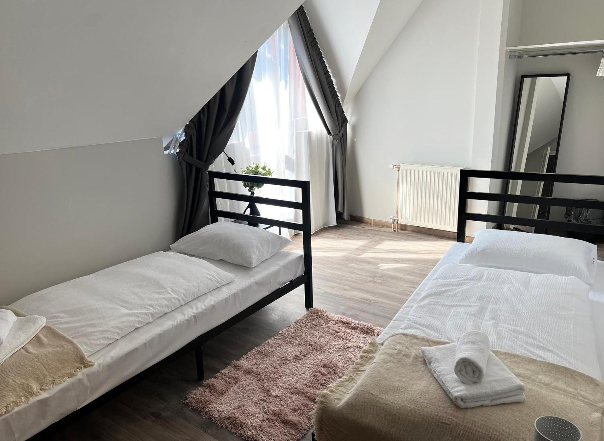 Hotel Nussbaum Panzió Keszthely Habitación foto